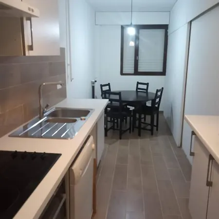 Superbe Gare Du Val Apartment *