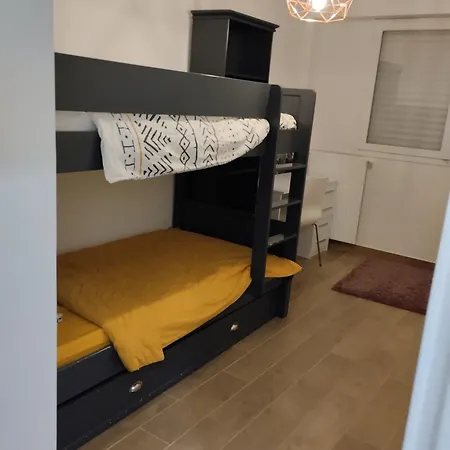 Superbe Gare Du Val Apartment *